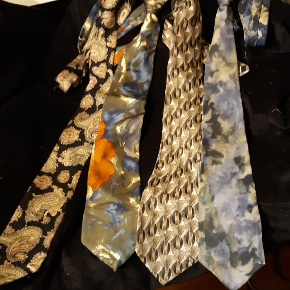 4 Men's neck ties